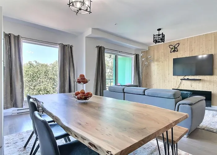 Good Vibes Only -Modern And Spacious 2 Bedroom Condo 4 Beds Free Parking, Gym