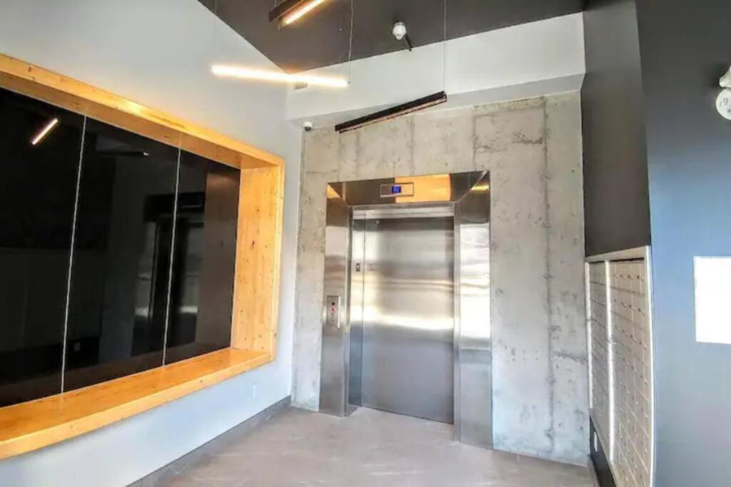Good Vibes Only -modern And Spacious 2 Bedroom 4 Beds Free Parking, Gym